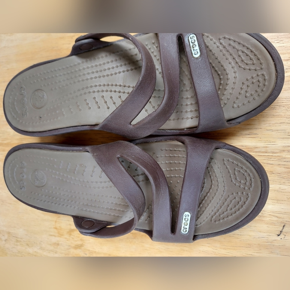 Crocs Heeled Sandals womens sz 8